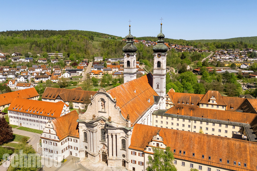 PS-Zwiefalten-2026-01 | Entdecke die größte Bildgalerie der Region mit Fotografien aus dem Allgäu, der Bodenseeregion, Oberschwaben, dem Donautal und der Schwäbischen Alb. Landschaften, Luftaufnahmen und Reisefotografie als Wandbild und Fotokunst. - Realisiert mit Pictrs.com