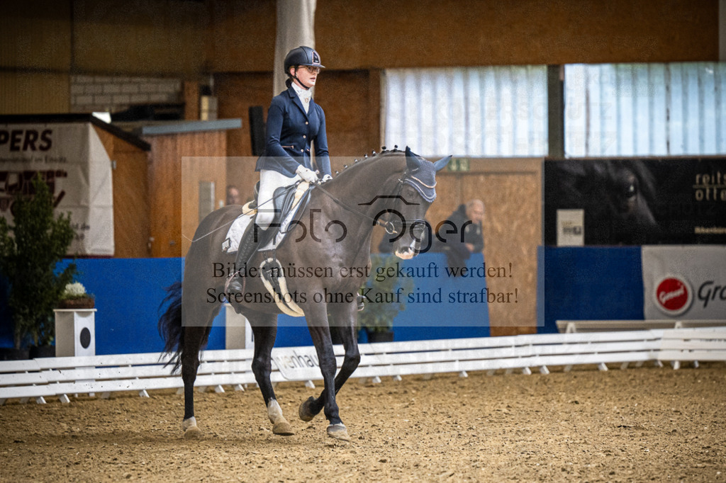 DOS_2767 | Entdecke hochwertige Reitturnierfotos von Foto Oger. Professionell, emotional und authentisch – jetzt Lieblingsmomente im Shop bestellen.Deutschlandweite Turnierfotografie. - Realisiert mit Pictrs.com