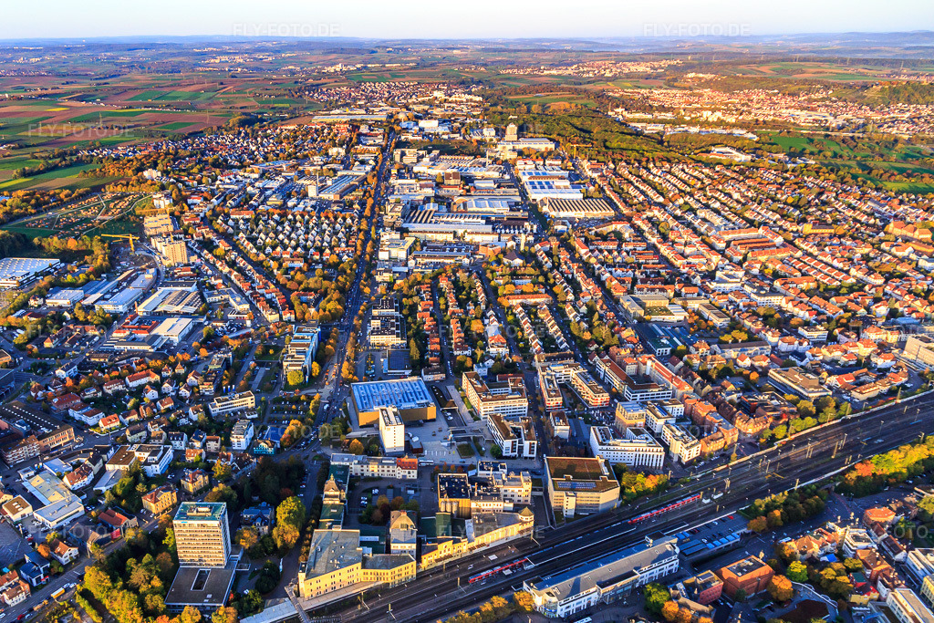 Luftbild: Ortsansicht aus Osten im Ortsteil Pflugfelden in Ludwigsburg im Bundesland Baden-Württemberg in Deutschland. Foto: IMG_119046.jpg vom 14.10.2019 durch Werner Riehm/FLY-FOTO.de
