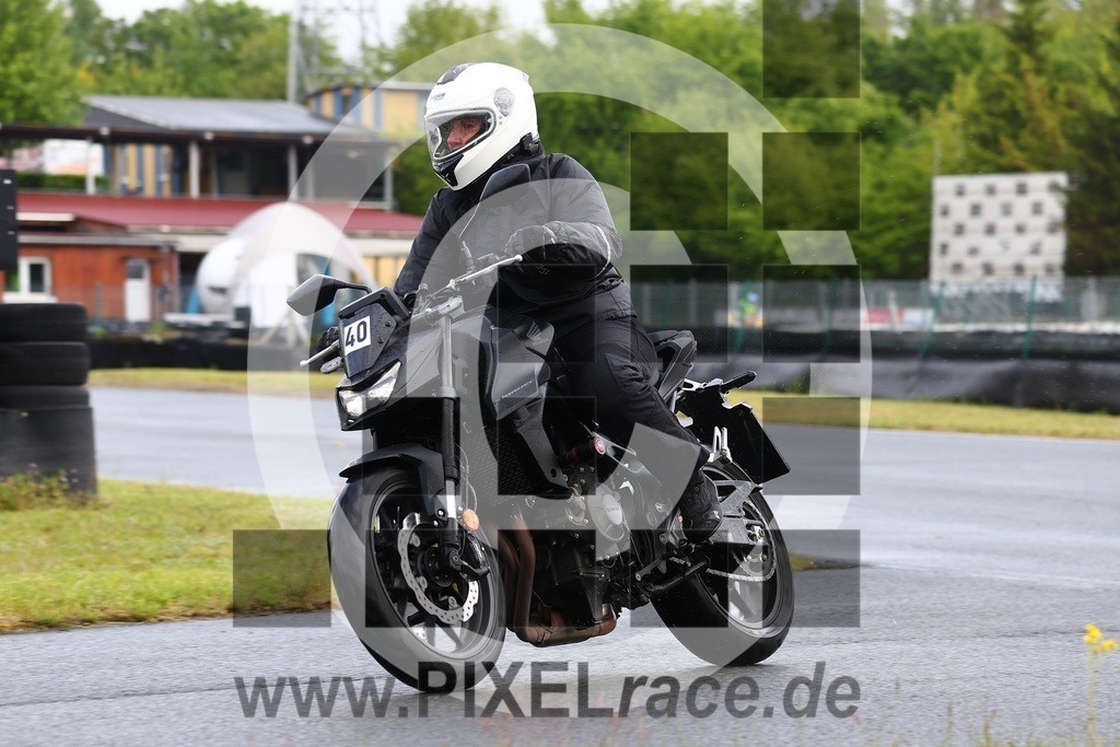 0040-20260512_00737 | Schöne Erinnerungen an spannende Momente - das festzuhalten ist unser Job. PIXELrace.de ist seit 2003 auf den Rennstrecken Europas unterwegs um die Action draußen beim Fahren und die wunderbare Stimmung imm Fahrerlager für euch einzufangen.