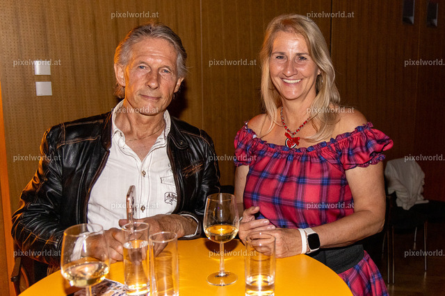 Schlager trifft Tracht | Bildershop von pixelworld.at - Realisiert mit Pictrs.com