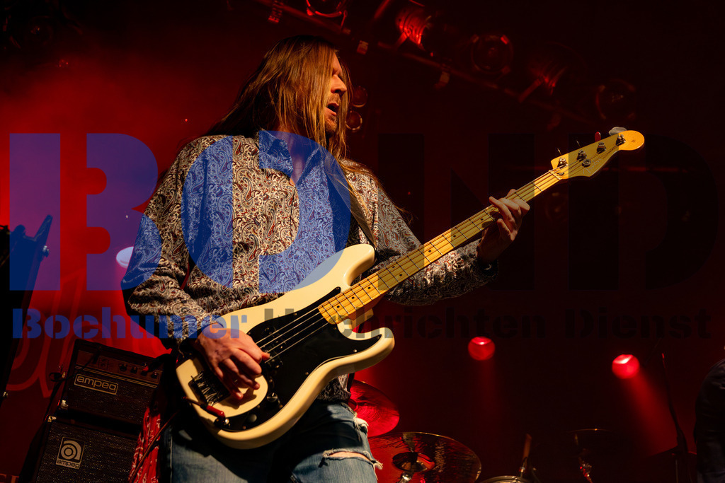 SES_NURPUR20250102-26 | bond - Realisiert mit Pictrs.com