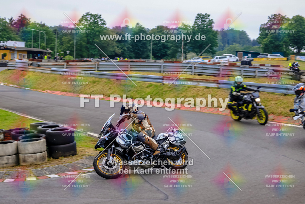 OBK-5831 | Hier findet Ihr Bilder von Touristenfahrten auf der Nürburgring Nordschleife oder von anderen Veranstaltungen die ich besucht habe. Viel Spass beim Durch Schauen 