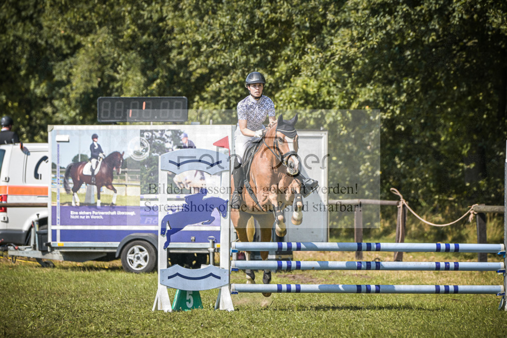 DOS_0550 | Entdecke hochwertige Reitturnierfotos von Foto Oger. Professionell, emotional und authentisch – jetzt Lieblingsmomente im Shop bestellen.Deutschlandweite Turnierfotografie. - Realisiert mit Pictrs.com