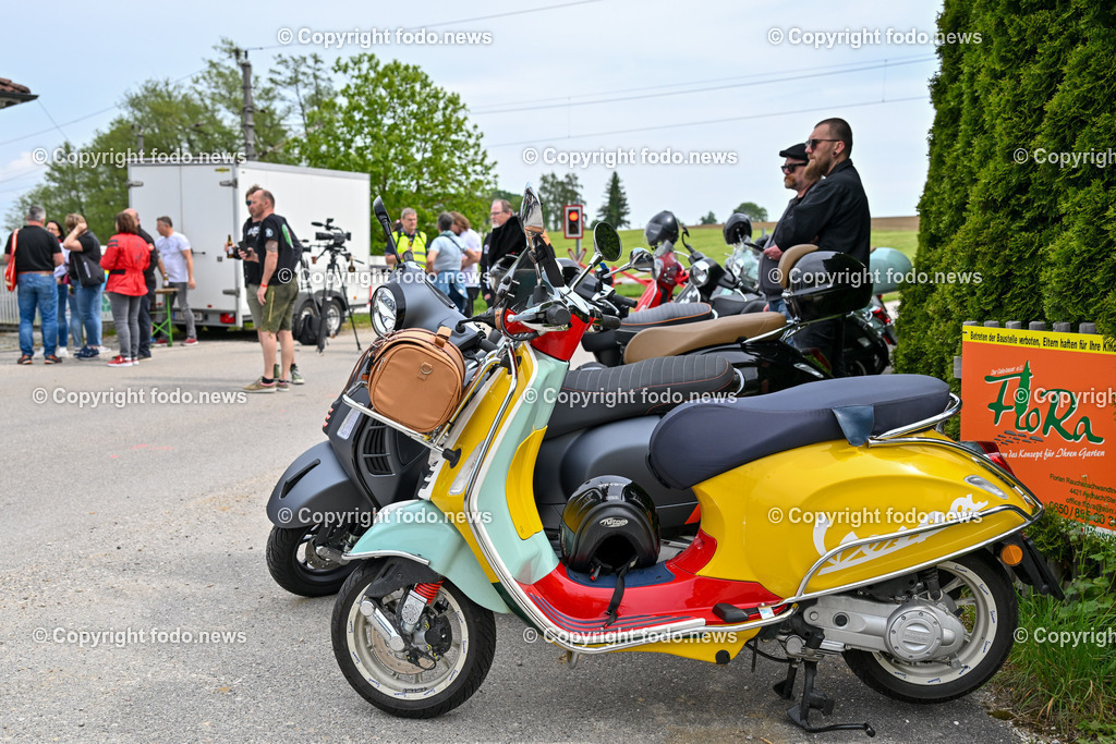 Lets Vespa togehter_ Neuhofen_ 05.05.2024-47 | 05.05.2024, Neuhofen, Kremsmuenster, AUT, Lets Vespa togehter 2024, Vespatreffen, im Bild Teilnehmer Vespatreffen, Motorsport Stadler