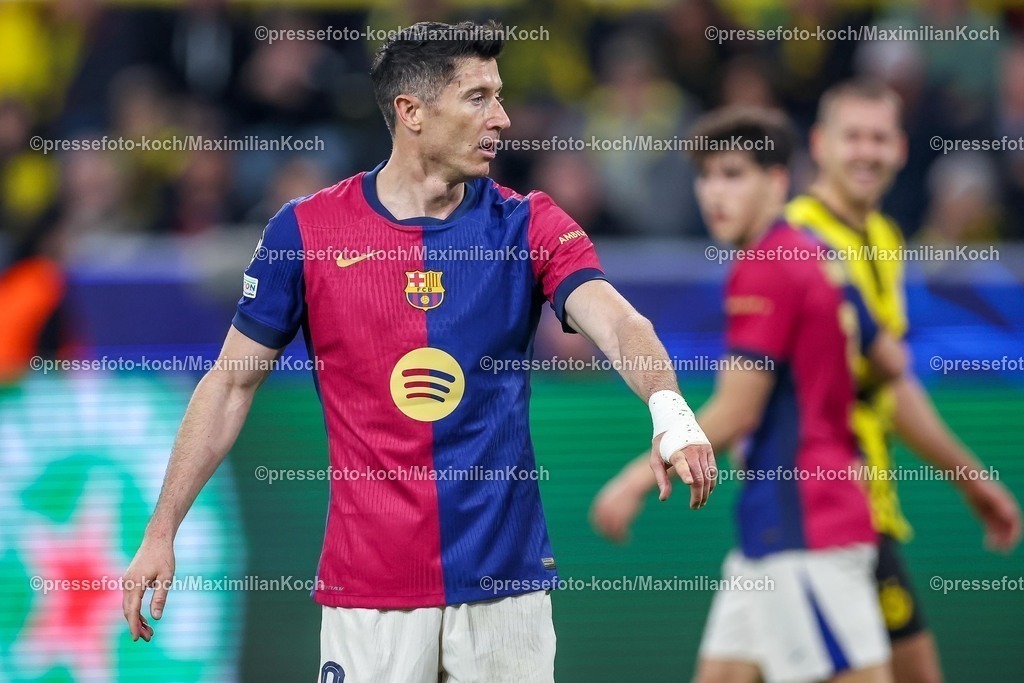 UCL1504251156 | 15.04.2025, Fußball, UEFA Champions League, Borussia Dortmund - FC Barcelona, BVB Stadion, Viertelfinale, Saison 2024 2025: Robert Lewandowski (FC Barcelona #09) gestikulierend GestikRegulations prohibit any use of photographs as image sequences and or quasi-video.