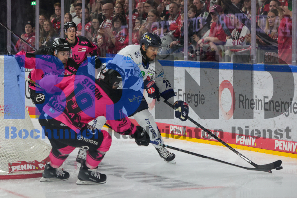 SES_KOLISE20251012-9 | bond - Realisiert mit Pictrs.com