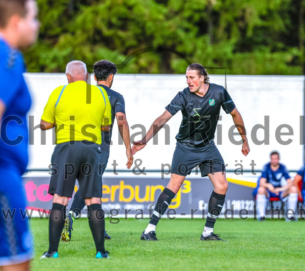 2023-07-25_041_FC_Langengeisling_III_gegen_SV_Riedmoos_III | Erding, Deutschland, 25.07.2023:
Fußball, C-Klasse 2023 / 2024, Testspiel, FC Langengeisling III gegen SV Riedmoos e.V. 1959 III, Endergebnis: 3:5

Foto: Christian Riedel / fotografie-riedel.net
