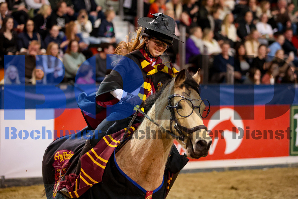 Agravis Cup 2024 - Kostuemspringen {date} -  | {headline}



(Foto: Sebastian Sendlak / BOND)

 - Realisiert mit Pictrs.com