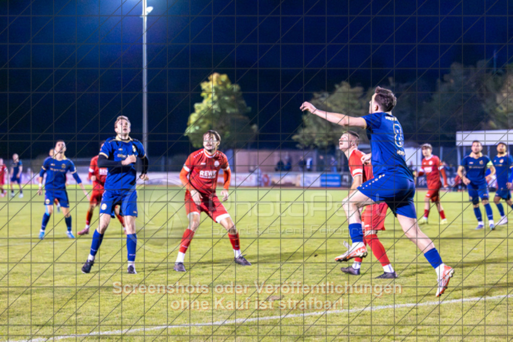 20251002_194217_0013 | #,1.FC Donzdorf (rot) vs. FV Faurndau (blau), Fußball, Bezirkspokal - Bezirk Neckar/Fils, 04. Runde, Saison 2025/2026, Rasenplatz Lautertal Stadion, Süßener Straße 16, 73072 Donzdorf, 02.10.2025 - 19:30 Uhr,Foto: PhotoPeet-Sportfotografie/Peter Harich