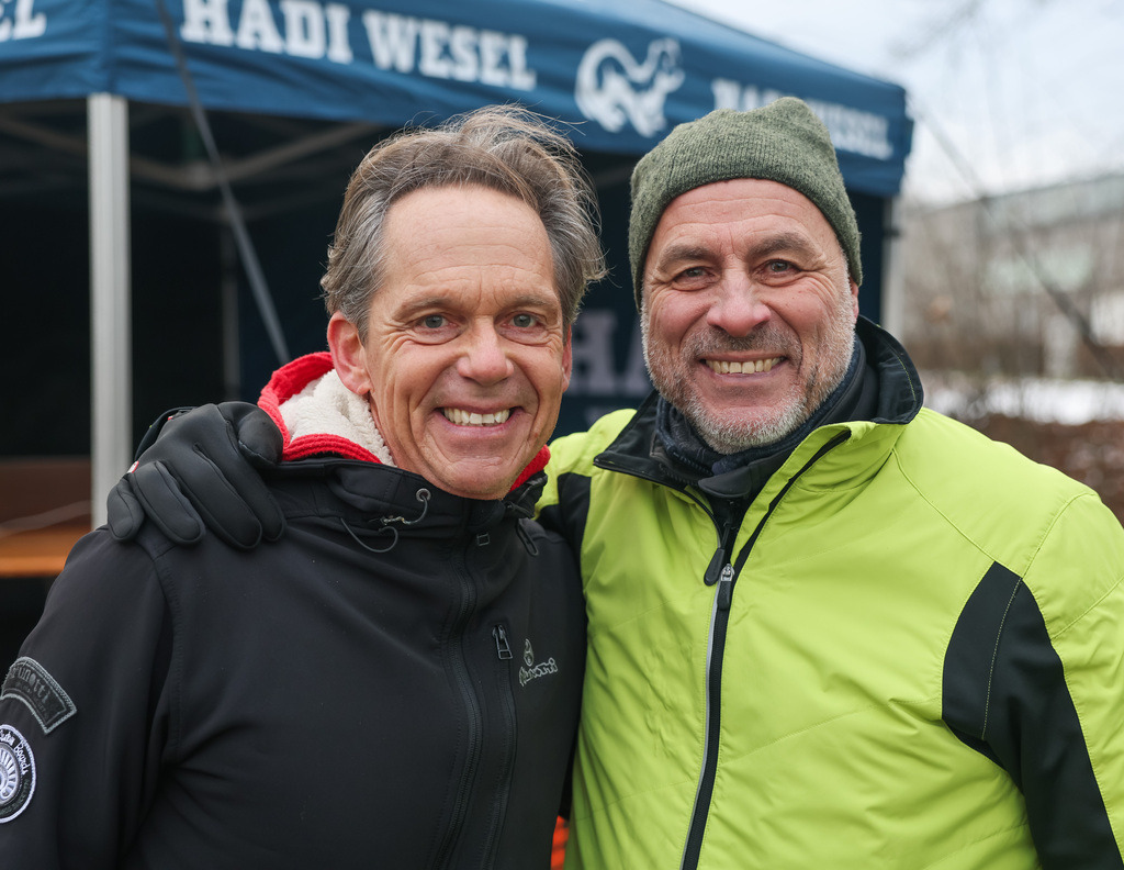 top-top.de-20260104-203 | Foto, Video, Fotografie, Videografie, Fotobox, DJ, Discjockey, Musik, Musikbox, Veranstaltung, Photobooth, Amazon, Ebay, Buchtipp, Bestseller, Autor, Verlag, Buch, Wesel, Hamminkeln, NRW, Dinslaken, Rees, Drohne, Hochzeit, Party, Fotobox, Wesel, Fotograf