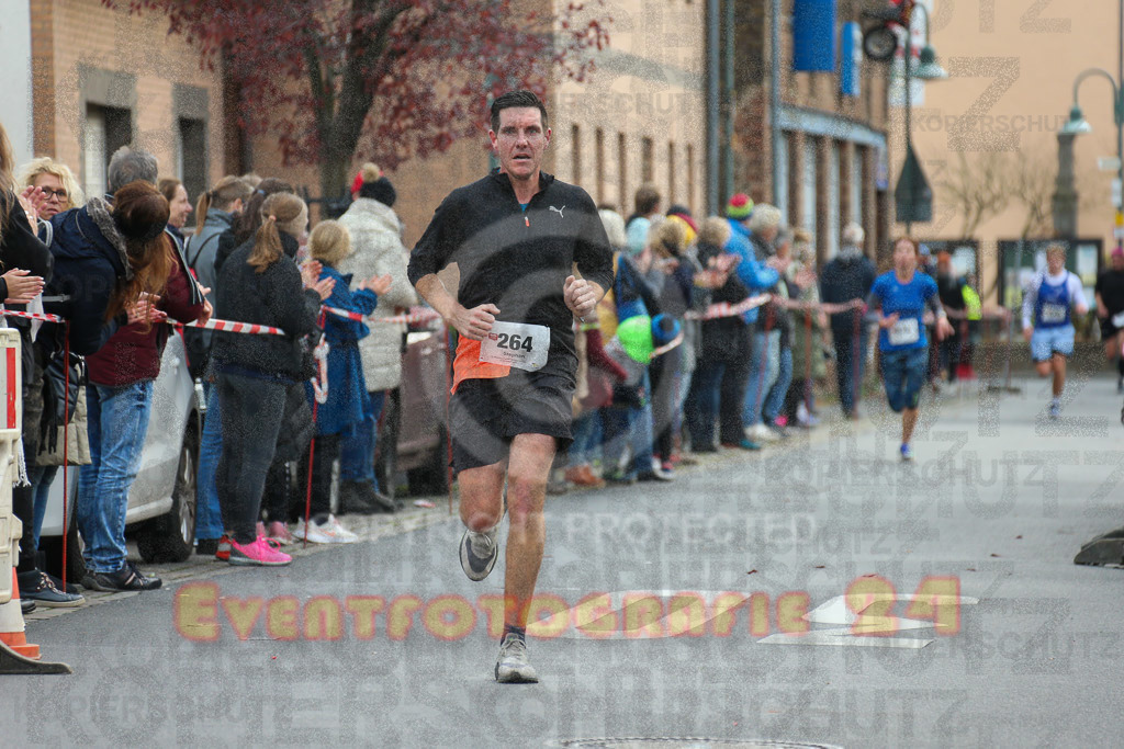221127_1211_EX1_2063 | Sportfotografie im Rhein-Sieg Kreis, Köln, Bonn, NRW, Rheinland Pfalz, Hessen, etc. Unser Tätigkeitsfeld umfasst den Laufsport vom Volkslauf über den Marathon, Duathlon, Triathon bis zum Ultralauf wie Kölnpfad Ultra oder Schindertrail.