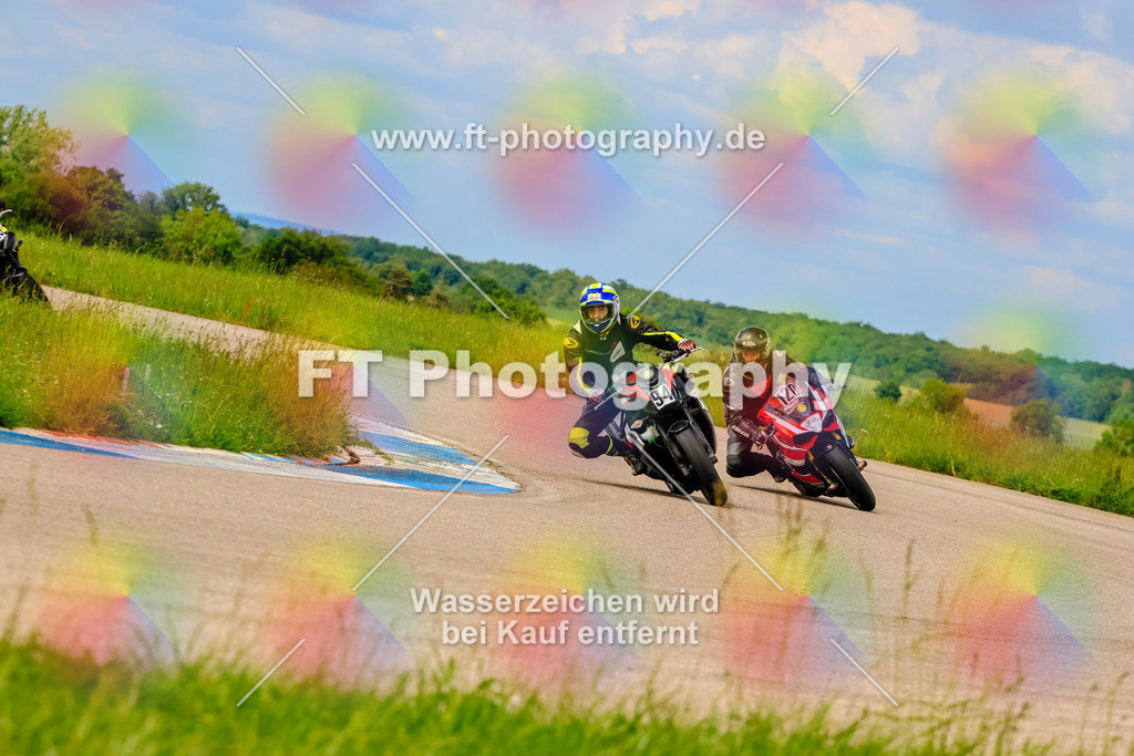 MotoTeam-1019 | Hier findet Ihr Bilder von Touristenfahrten auf der Nürburgring Nordschleife oder von anderen Veranstaltungen die ich besucht habe. Viel Spass beim Durch Schauen 