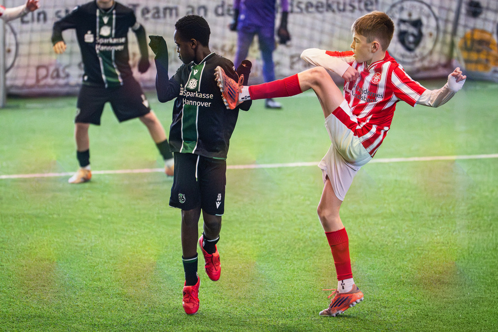 _BLR9409 | Professionelle Fußball- und Sportfotografie. Spielbilder online ansehen und kaufen – Einzelbilder oder komplette Galerien in hoher Qualität. - Realisiert mit Pictrs.com
