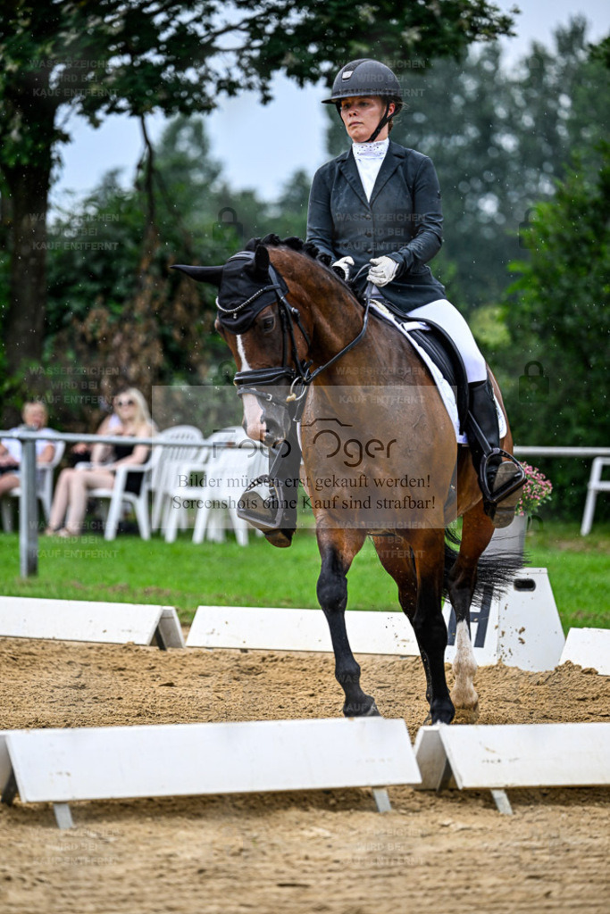 Reitturnier Hasbergen | Entdecke hochwertige Reitturnierfotos von Foto Oger. Professionell, emotional und authentisch – jetzt Lieblingsmomente im Shop bestellen. - Realisiert mit Pictrs.com