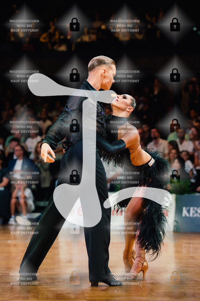 GOC 2025 - WDSF GrandSlam Latin 44-46th (186) Demid Anisimov _ Giuliana Domingues da Silva (Germany)-2025-08-23-2554 | Webshop for digital downloads and prints of dance sport, event & show photographer Julian Link - Realisiert mit Pictrs.com