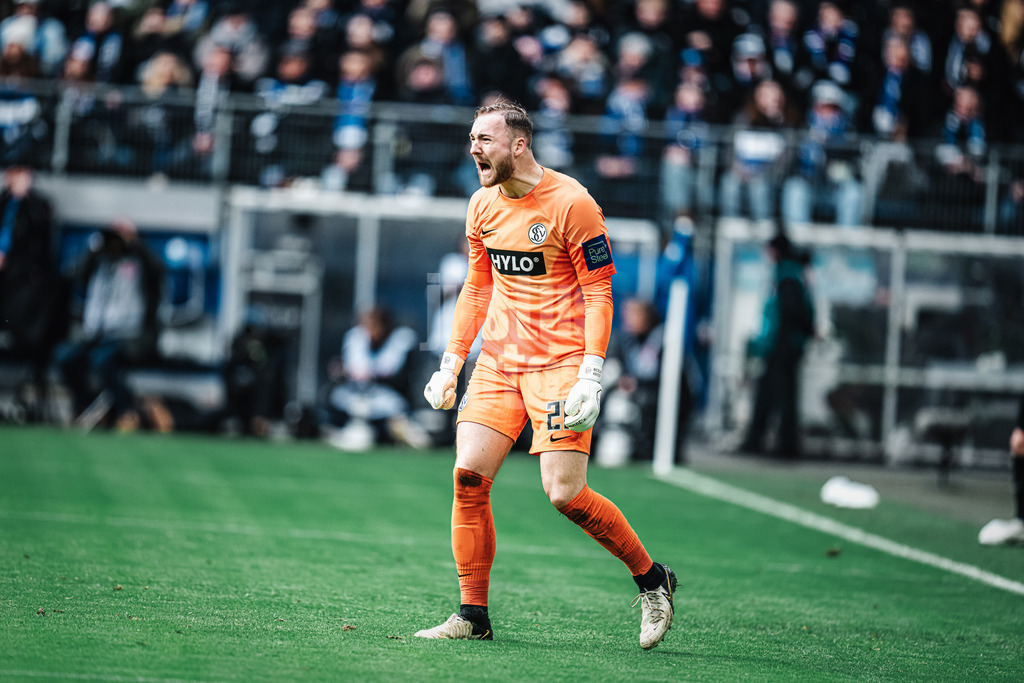 Fußball | Männer | Saison 2023/2024 | 2. Fußball-Bundesliga | 23. Spieltag | Hamburger SV vs. SV 07 Elversberg | 25.02.2024 | Nicolas Kristof (#20, SV 07 Elversberg) schreit
