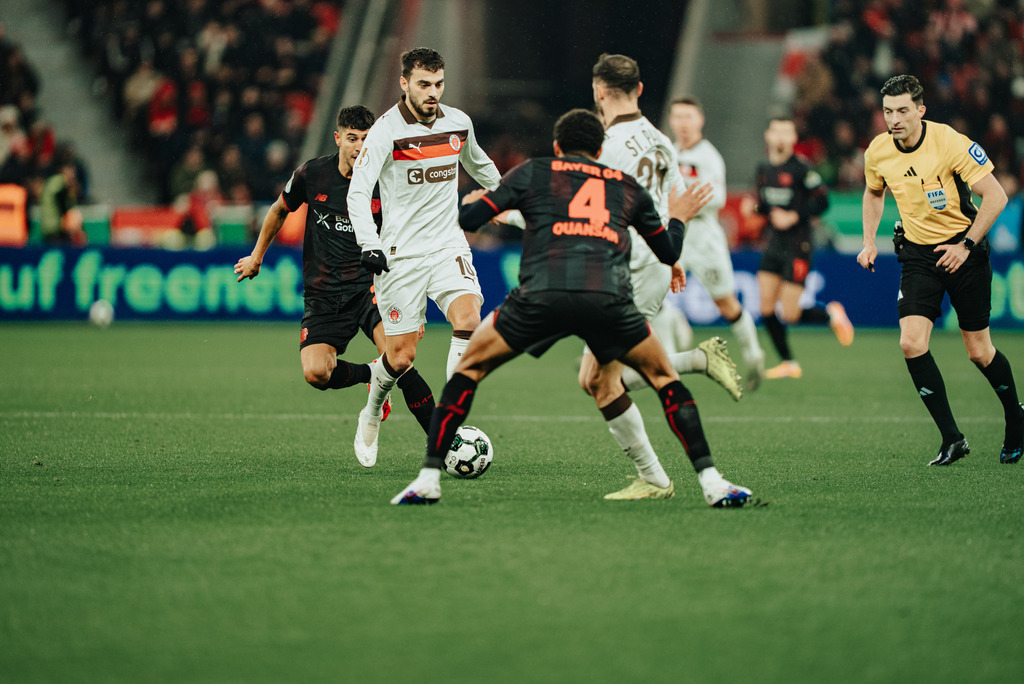 _STP0508 | Der offizielle Shop für FC St. Pauli Fotos. Wähle aus Spielszenen & Fanmomenten dein FCSP Wunschformat. Wir liefern Millerntor-Atmosphäre.