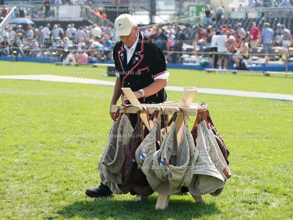 75 | René Burch leidenschaftlicher Fotograf aus Kerns in Obwalden.  Hier finden sie Sport, Landschaft und Natur Fotografie.
 - Realisiert mit Pictrs.com