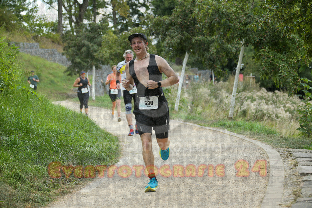 250824_1406_EX1_4983 | Sportfotografie im Rhein-Sieg Kreis, Köln, Bonn, NRW, Rheinland Pfalz, Hessen, etc. Unser Tätigkeitsfeld umfasst den Laufsport vom Volkslauf über den Marathon, Duathlon, Triathon bis zum Ultralauf wie Kölnpfad Ultra oder Schindertrail.