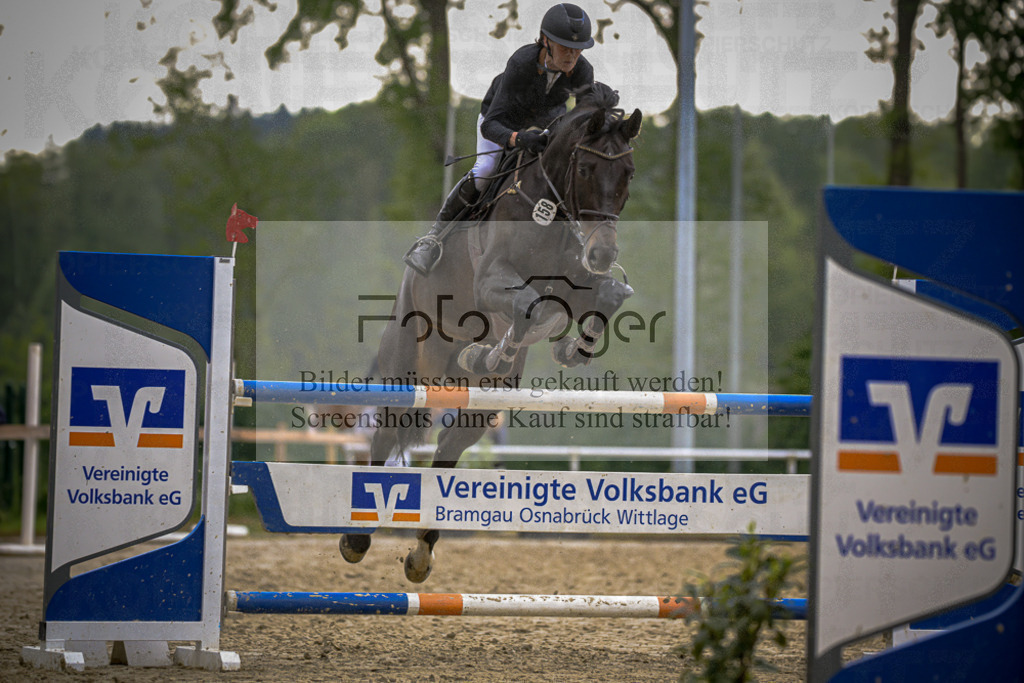 20240505-DOS_2642 | Entdecke hochwertige Reitturnierfotos von Foto Oger. Professionell, emotional und authentisch – jetzt Lieblingsmomente im Shop bestellen.Deutschlandweite Turnierfotografie. - Realisiert mit Pictrs.com