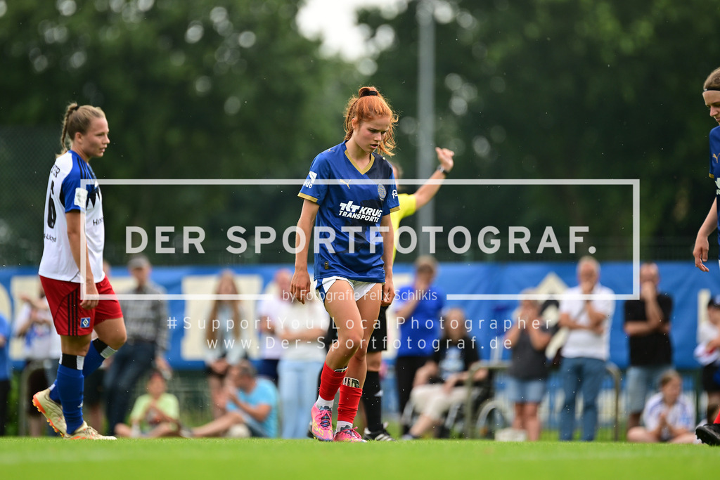 Fußball I Frauen I Saison 2025-2026 I Testspiel I Hamburger SV - Holstein Kiel I 57888 | Zoe Luisa Tolksdorf (14, Holstein Kiel) - Realisiert mit Pictrs.com