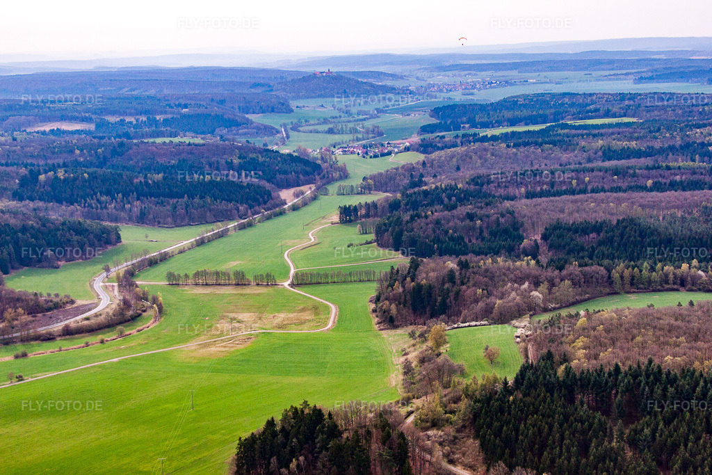 Luftbild: Wiesen im Grabfeld im Ortsteil Seidingstadt in Straufhain im Bundesland Thüringen in Deutschland. Foto: IMG_64057.jpg vom 04.04.2014 durch Werner Riehm/FLY-FOTO.de