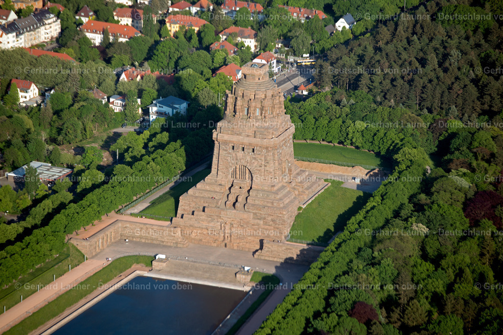 3803002 | Das Völkerschlachtdenkmal im Südosten Leipzigs wurde in Erinnerung an die Völkerschlacht nach Entwürfen des Berliner Architekten Bruno Schmitz errichtet
