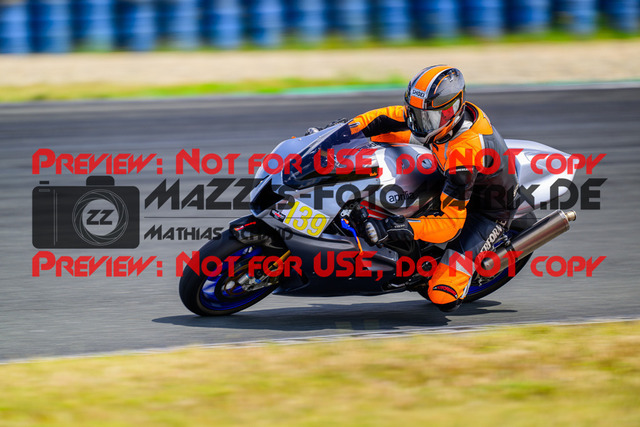 MaZZes_FotoMatrix_240725_6007705_3517 | GELB