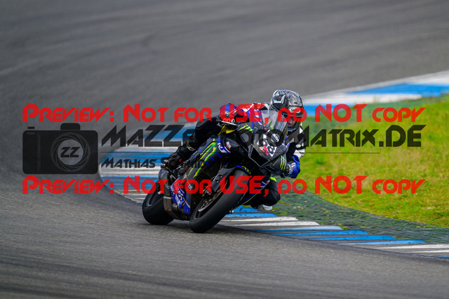 MaZZes_FotoMatrix_240615_6007705_7497 | ROT