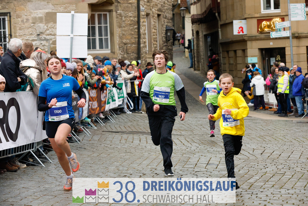 1700m Stadtwerke Jugendlauf | 3 Koenigslauf 2024 1700m Stadtwerke Jugendlauf - Realisiert mit Pictrs.com