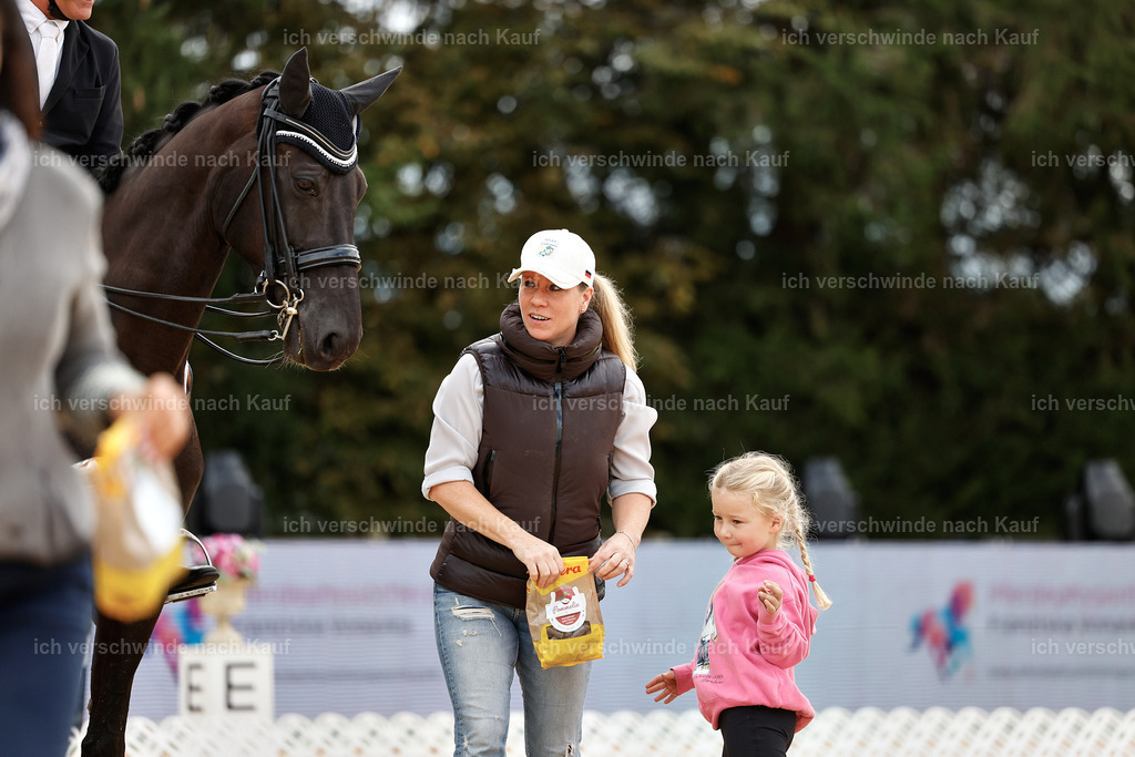3-Siegerehrung-Dressur M_-StoibPH-2576 | working equitationturnier fotograf videograf stoibphotography marixx film working equitation deutschland reitsport turnierfotografie eventfotografie equestrian events