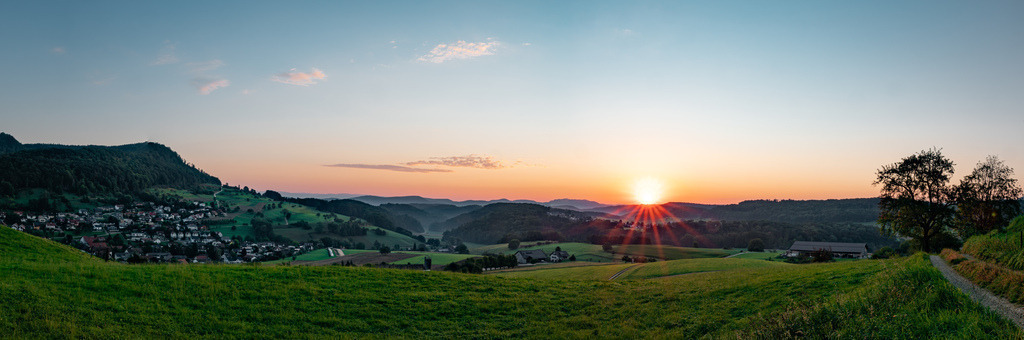 Büren Sonnenaufgang | Schöne Fotografien aus der Stadt und der Natur zum bestellen oder selber hochladen. Druck auf Foto, Postkarte, Kalender, FineArt Hahnemühle, Alu-Dibond , Akustikbilder zur Absorption von Schall und Lärm etc. - Realisiert mit Pictrs.com