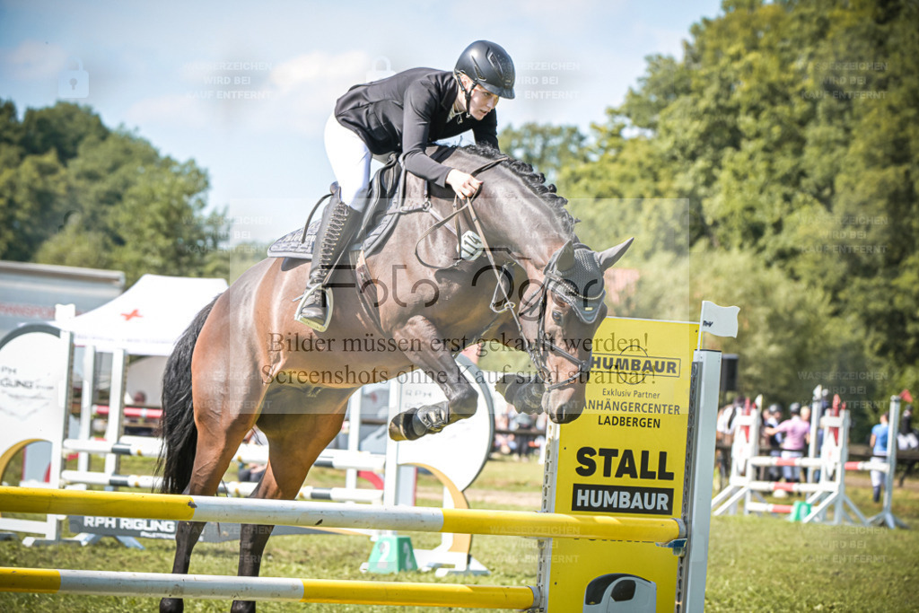 DOS_1090 | Entdecke hochwertige Reitturnierfotos von Foto Oger. Professionell, emotional und authentisch – jetzt Lieblingsmomente im Shop bestellen. - Realisiert mit Pictrs.com