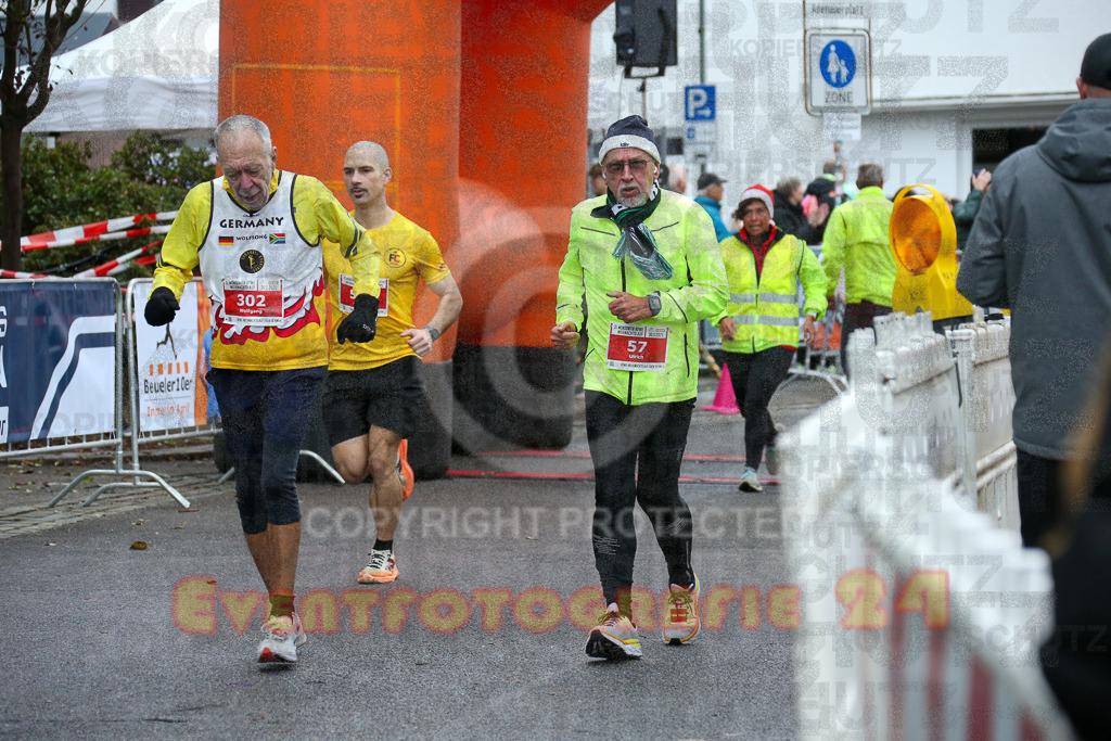 251130_1147_EX1_8764 | Sportfotografie im Rhein-Sieg Kreis, Köln, Bonn, NRW, Rheinland Pfalz, Hessen, etc. Unser Tätigkeitsfeld umfasst den Laufsport vom Volkslauf über den Marathon, Duathlon, Triathon bis zum Ultralauf wie Kölnpfad Ultra oder Schindertrail.