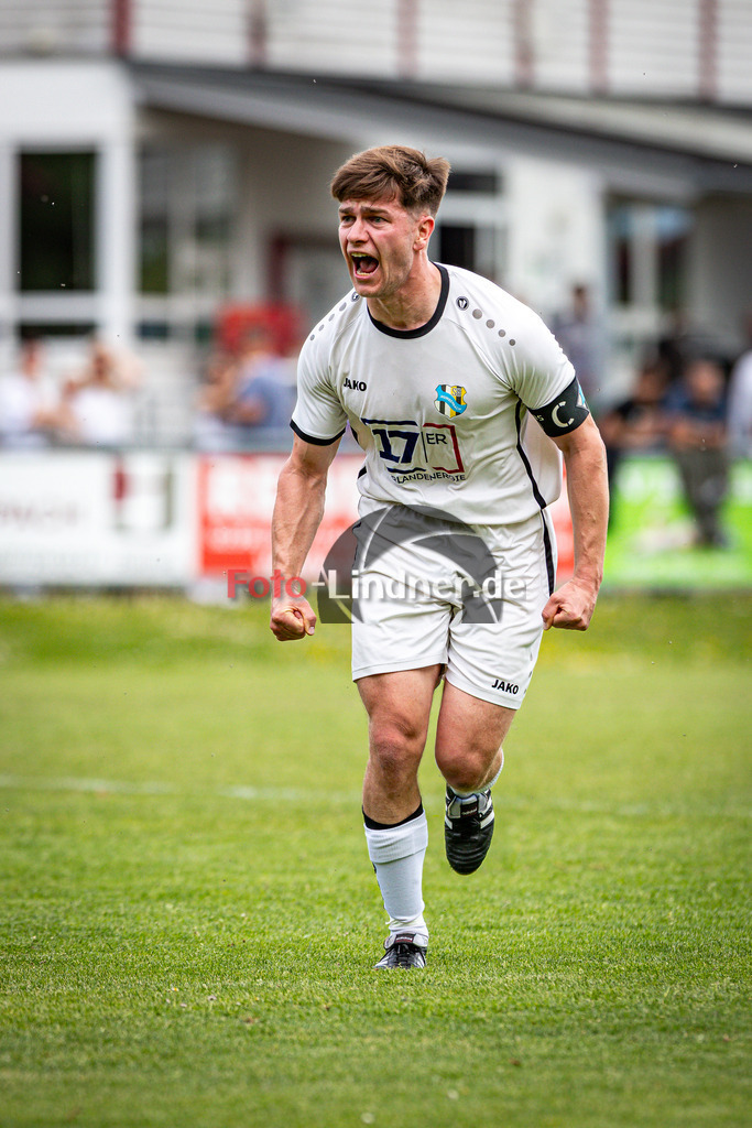SV Raisting II gegen SG Hungerbach I | Fußball Herren Kreisklasse Gruppe 3 Zugspitze 2025/26 27. Spieltag, SV Raisting II gegen SG Hungerbach I, 20260510,Torjubel,2026-05-10 in 82399 Raisting (Raiffeisen Arena Raisting, Wielenbacher Str. 52), Matthias LISTLE (Hungerbach Kapitän 4)Copyright: WolfgangxLindner www.foto-lindner.de