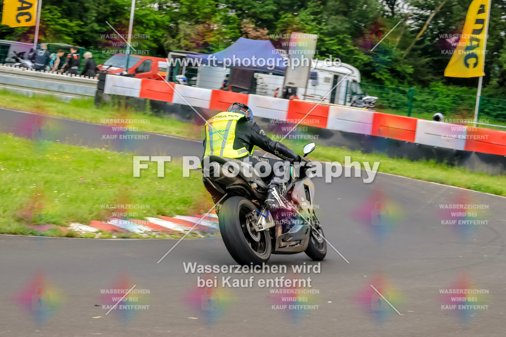VBK-6489 | Hier findet Ihr Bilder von Touristenfahrten auf der Nürburgring Nordschleife oder von anderen Veranstaltungen die ich besucht habe. Viel Spass beim Durch Schauen 