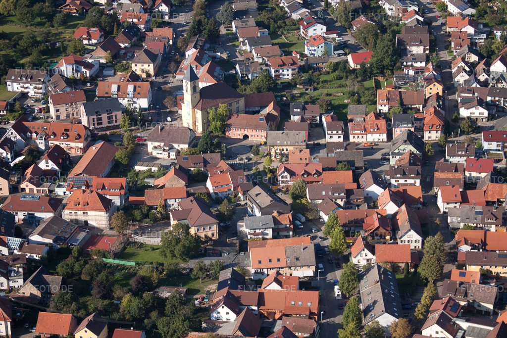 Luftbild: Langensteinbach, Hauptstr im Ortsteil Langensteinbach in Karlsbad im Bundesland Baden-Württemberg in Deutschland. Foto: IMG_45192.jpg vom 21.09.2011 durch Werner Riehm/FLY-FOTO.de