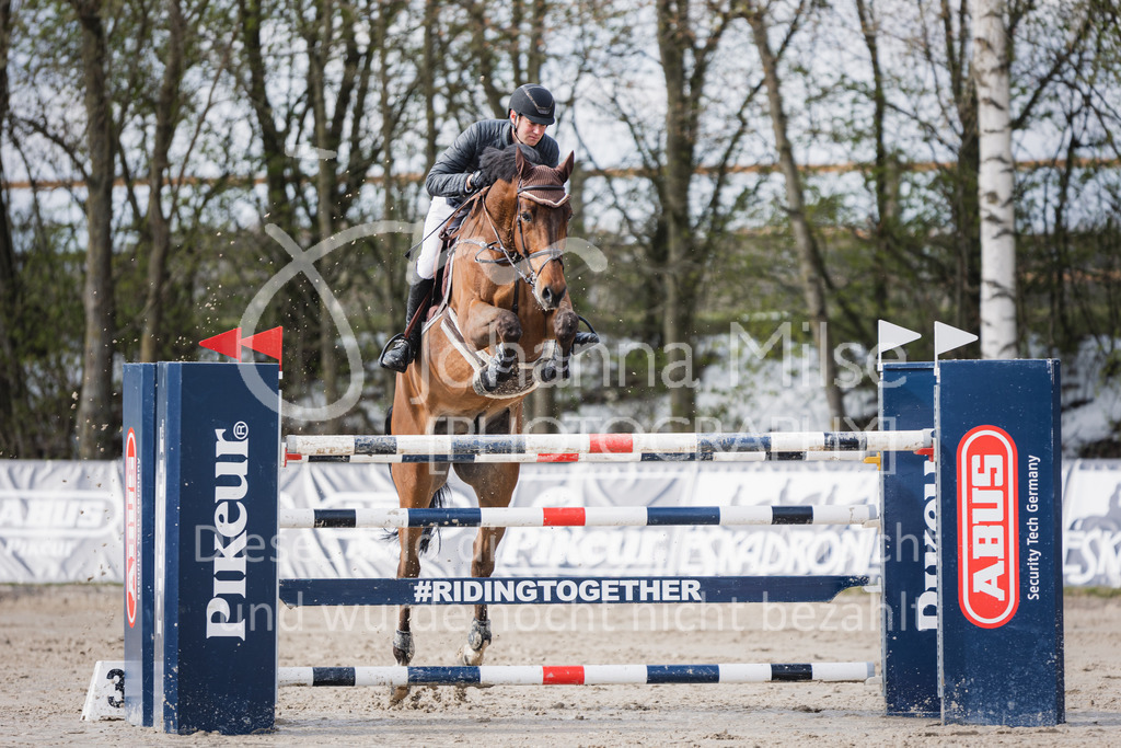 220402_HF-Laar_Youngster-S-324 | SEASON OPENING 2022
Herford Laar
01.04.2022
08 Springprüfung Kl.S*
Youngster Springen