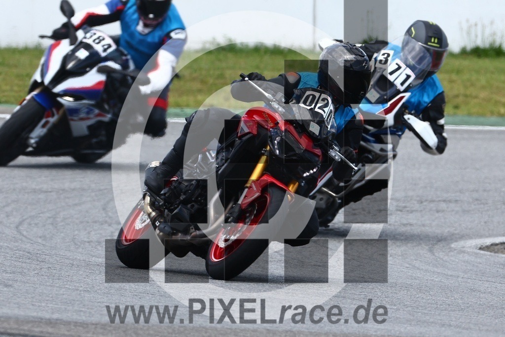 0371-20240624_02985 | Schöne Erinnerungen an spannende Momente - das festzuhalten ist unser Job. PIXELrace.de ist seit 2003 auf den Rennstrecken Europas unterwegs um die Action draußen beim Fahren und die wunderbare Stimmung imm Fahrerlager für euch einzufangen.