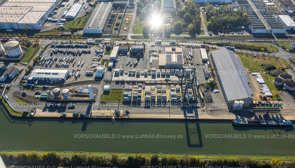 Hamm241015421 | Luftbild, Hammer Hafen am Datteln-Hamm-Kanal, Firma Lanfer Logistik, Maxi Terminal, Hafenstraße, Verladung von Flüssigkeits Containern, Hamm, Ruhrgebiet, Nordrhein-Westfalen, Deutschland