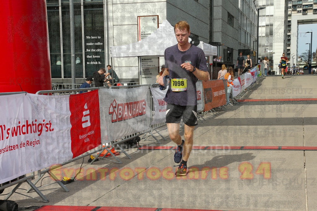 250920_1326_EX1_4642 | Sportfotografie im Rhein-Sieg Kreis, Köln, Bonn, NRW, Rheinland Pfalz, Hessen, etc. Unser Tätigkeitsfeld umfasst den Laufsport vom Volkslauf über den Marathon, Duathlon, Triathon bis zum Ultralauf wie Kölnpfad Ultra oder Schindertrail.