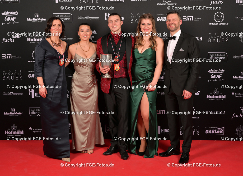 20240113-fge-fotos-0040 | Eröffnungsball der FGE am 13.01.2024 im Alten Stadttheater in Eichstätt. - Realisiert mit Pictrs.com