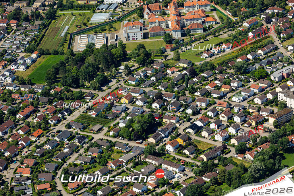 Das Luftbild der Stadt Aichach wurde 2022 vom Flugzeug heraus erstellt (keine Drohnen-Aufnahmen) Aufnahmehöhe ca.450 Meter- hohe Bildauflösung und Druck-Qualität. Garantiert!