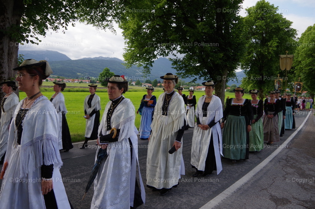 IMGP6208 | fotografiert von Axel PollmannLeonhardi Wallfahrt Benediktbeuern und Murnau, Fronleichnam, Fasching, Landschaft im Loisachtal und Benediktbeuern  - Realisiert mit Pictrs.com