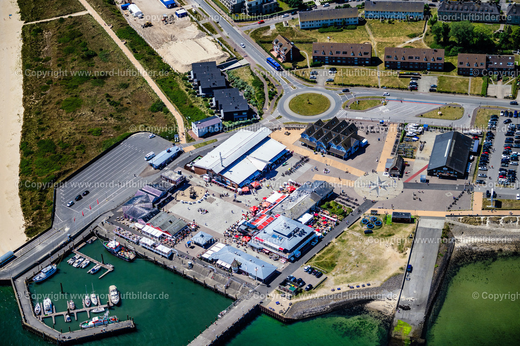 Sylt_List_Hafen_Gosch_Tonnenhalle_ELS_1308210625 | LIST 21.06.2025 Hafenanlagen am Ufer des Hafenbeckens in List auf der Insel Sylt im Bundesland Schleswig-Holstein, Deutschland. // Port facilities on the shores of the harbor of in List on Island Sylt in the state Schleswig-Holstein, Germany. Foto: Martin Elsen