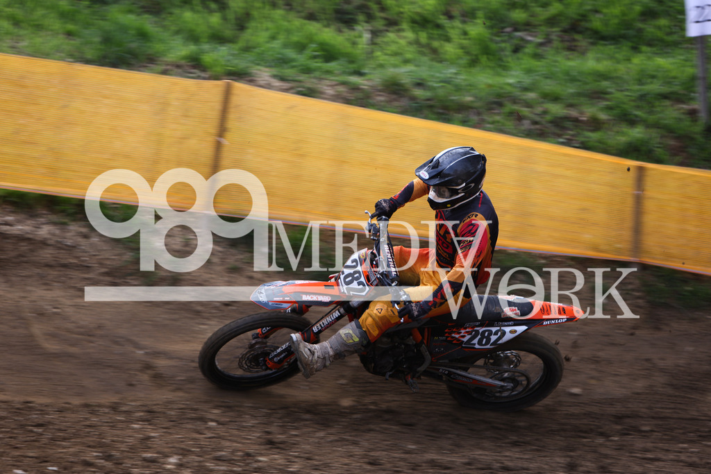 5E6A9743 | 989 MEDIAWORK
