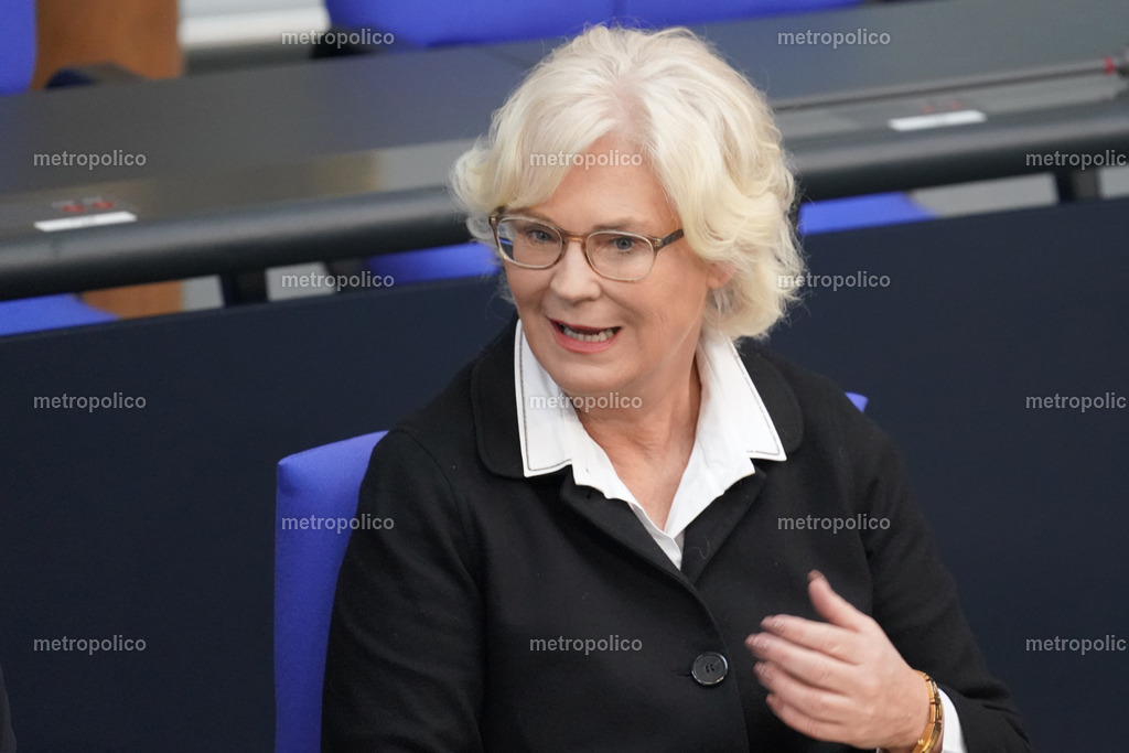 Christine Lambrecht (8) | Metropolico