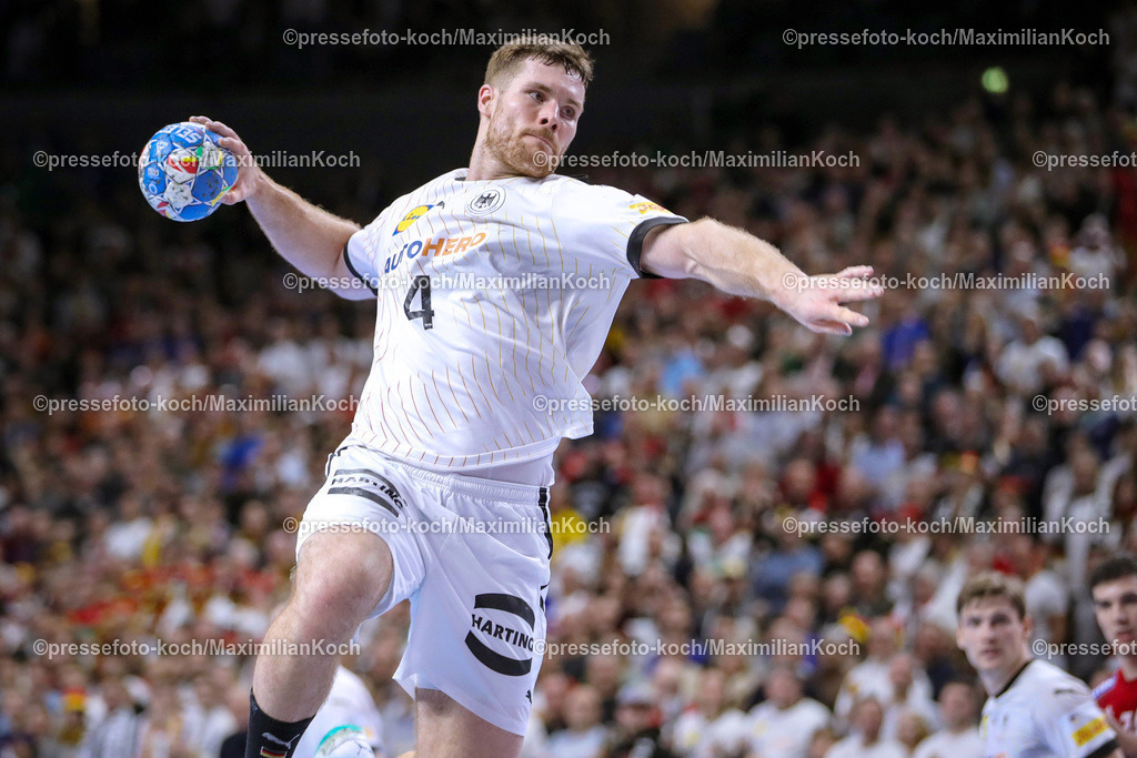 EHFEURO22012403087 | 22.01.2024, EHF EURO 2024, Männer Europameisterschaft Handball, Lanxess Arena in Köln, Deutschland - Ungarn: Johannes Golla (Deutschland)
