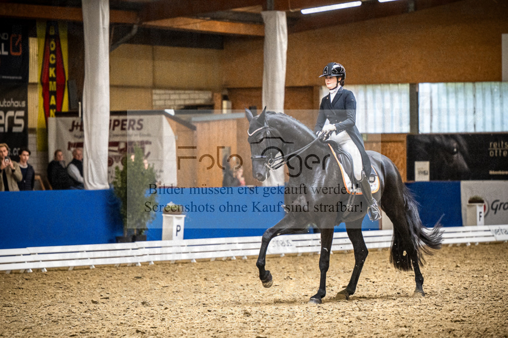 DOS_2453 | Entdecke hochwertige Reitturnierfotos von Foto Oger. Professionell, emotional und authentisch – jetzt Lieblingsmomente im Shop bestellen.Deutschlandweite Turnierfotografie. - Realisiert mit Pictrs.com